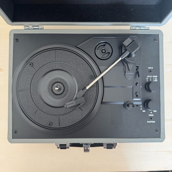 Victoria record player - Picture 3 of 5